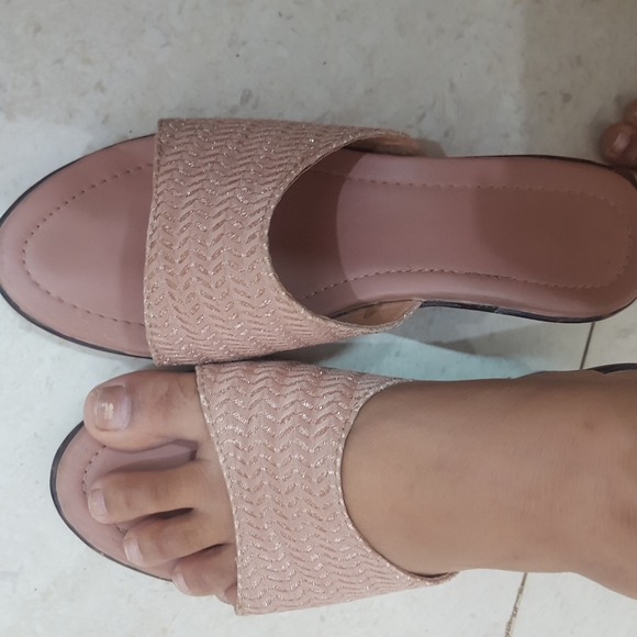 Sandles - Picture 6 of 6